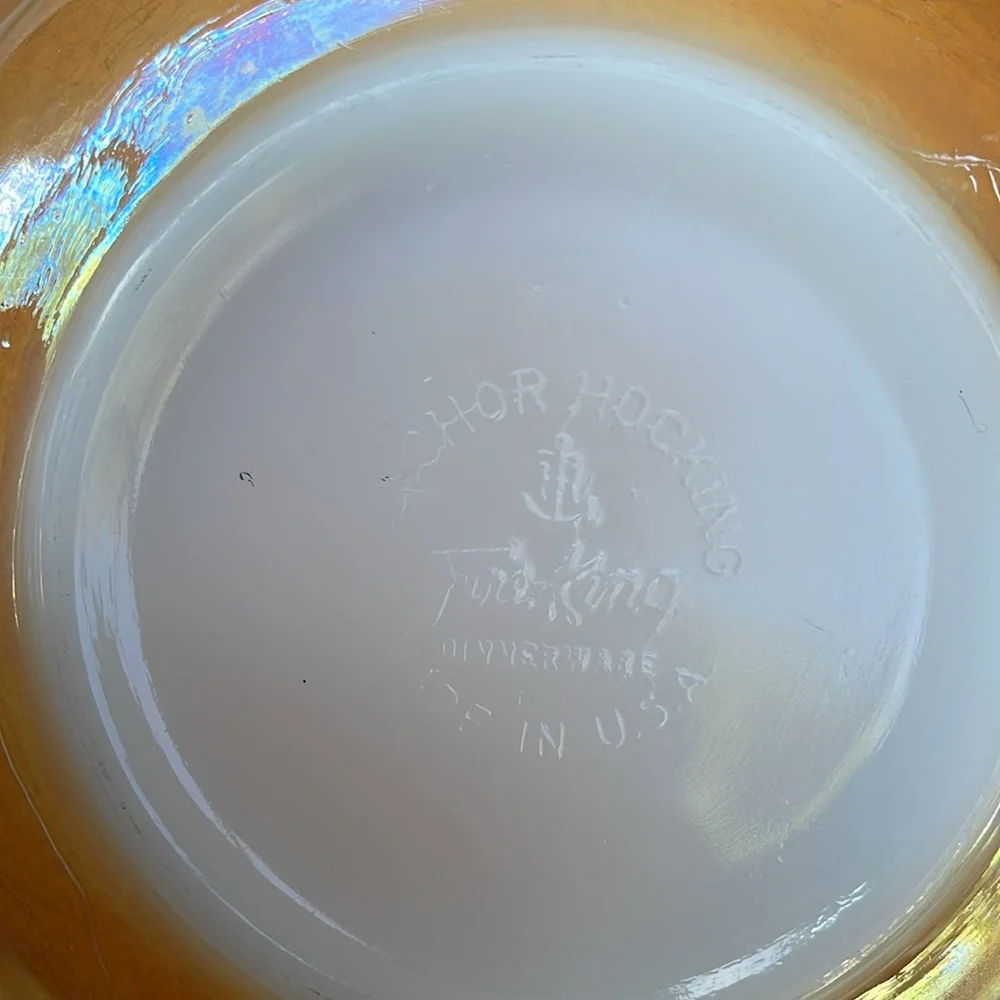 Vintage anchor hocking fire king swirl bowl 8.5” width 2.5” tall